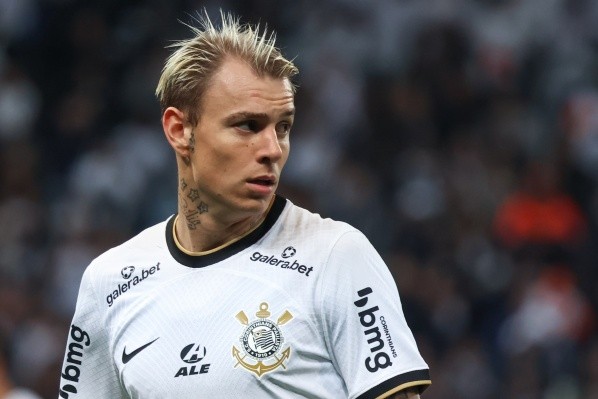 Foto: Marcello Zambrana/AGIF – Róger Guedes estaria “queimado” pela falta de combate nos jogos do Corinthians