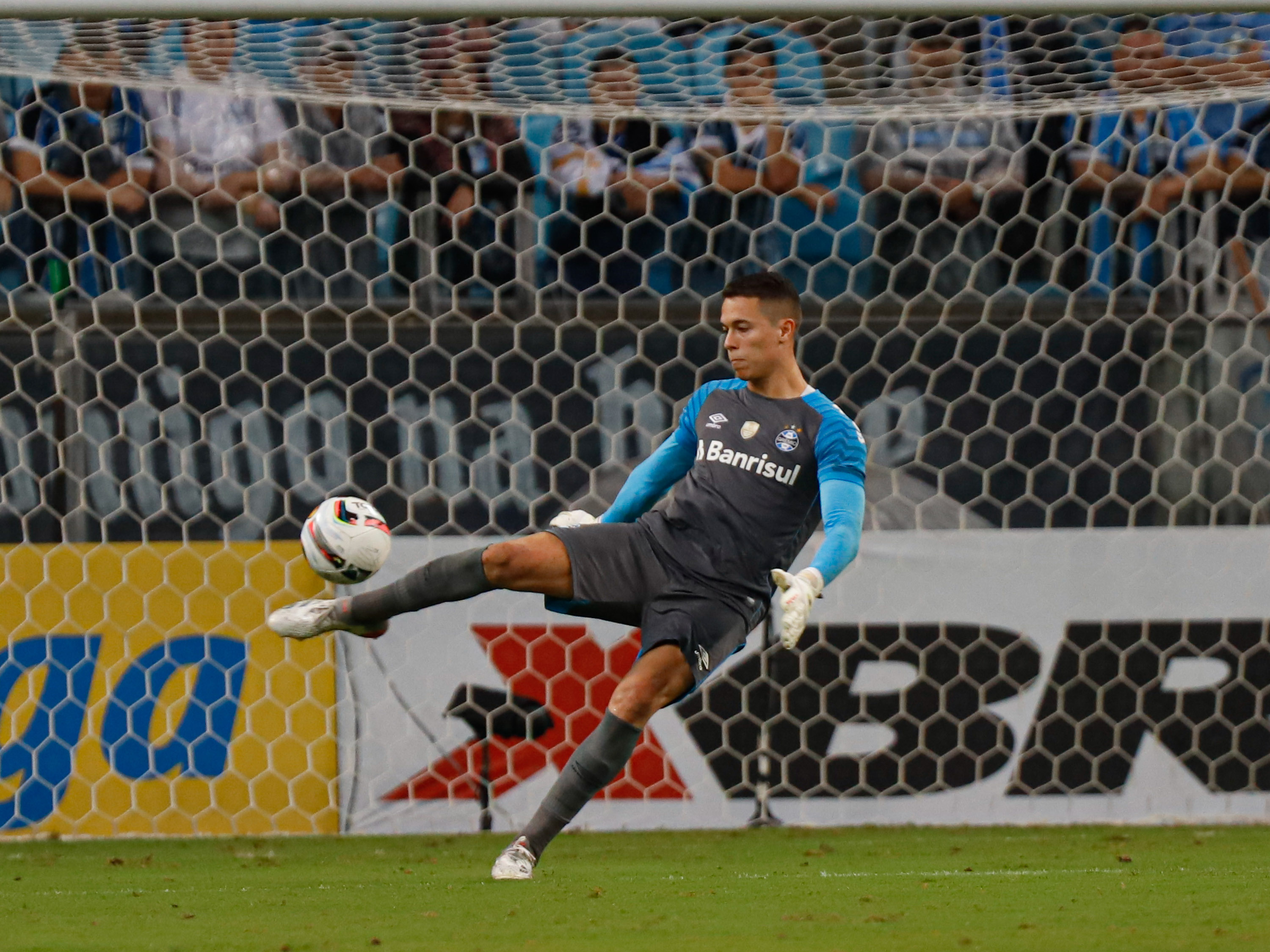 Foto:Maxi Franzoi/AGIF | Brenno será o titular diante do Guarani