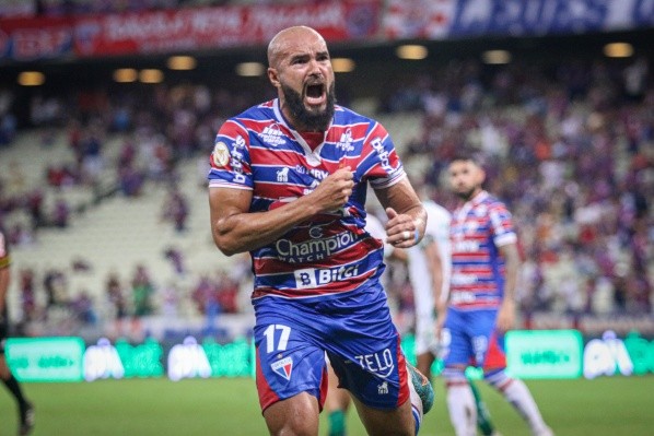 Zé Welison é titular do Fortaleza (Foto: Lucas Emanuel/AGIF)