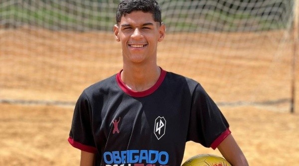 Foto: Divulgação/Instagram – Luva de Pedreiro sempre se declarou vascaíno