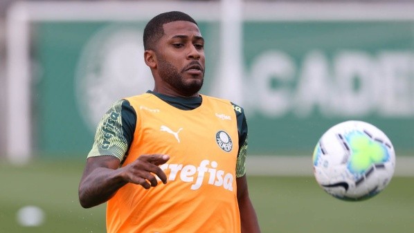 Foto: Cesar Greco – Emerson Santos teve poucas chances com a camisa do Palmeiras e hoje está no Atlético-GO