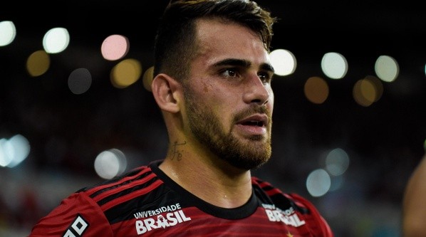 Felipe Vizeu foi revelado no Flamengo (Foto: Thiago Ribeiro/AGIF)