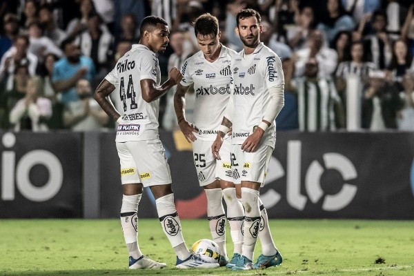 Foto: Flickr Oficial Santos FC/Ivan Storti | Domingo (14) pode marcar a despedida de Léo Baptistão