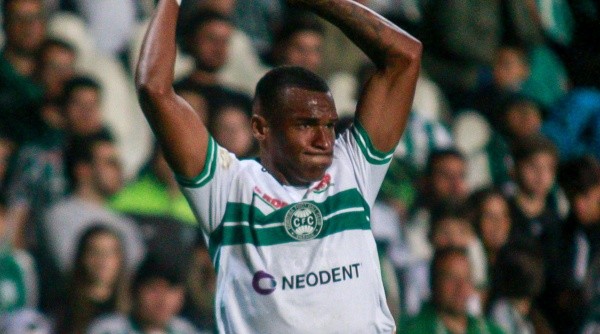 Matheus Alexandre estava no Coritiba - Foto: Gabriel Machado/AGIF