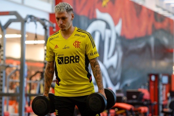 Foto: Flickr Oficial CR Flamengo/Marcelo Cortes Varela se diz 100% pronto para estrear com o Manto Sagrado