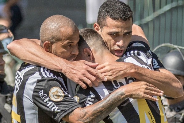 Foto: Robson Mafra/AGIF | Torcida pede Alan Kardec entre os 11