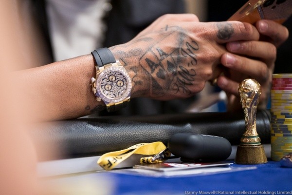 Detalhe para o Card Guard de Neymar (Foto: Danny Maxwell/PokerStars)
