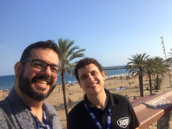 Vicente Lomonaco e Gabriel Grilo em momento de folga em Barcelona (Foto: Vicente Lomonaco/Bolavip Brasil)