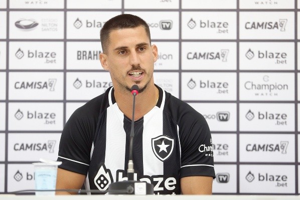 Foto: Vitor Silva/Botafogo – Gabriel Pires foi o último reforço do Botafogo nesta janela de transferências