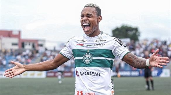 Foto: Coritiba/Divulgação - Igor Paixão: jovem era o grande destaque do time no ano