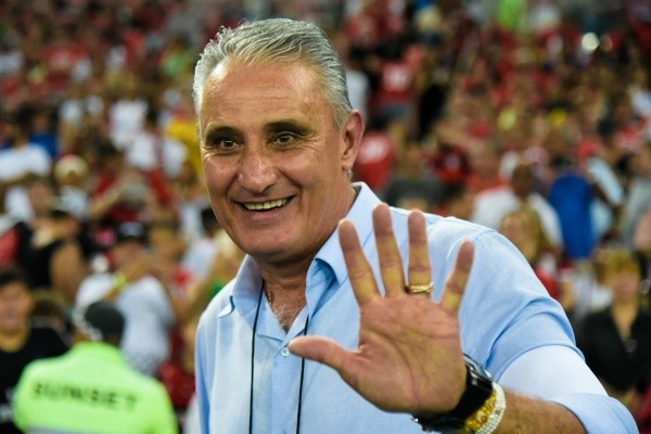 RJ - Rio de Janeiro - 27/12/2017 - Jogo das Estrelas 2017 - Tite tecnico do Time Vermelho durante partida contra o Time Branco no estadio Maracana pelo Jogo das Estrlas 2017. Foto: Thiago Ribeiro/AGIF RJ - Rio de Janeiro - 27/12/2017 - Jogo das Estrelas 2017 - Tite tecnico do Time Vermelho durante partida contra o Time Branco no estadio Maracana pelo Jogo das Estrlas 2017. Foto: Thiago Ribeiro/AGIF