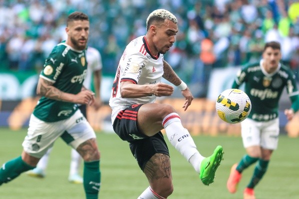 Marcello Zambrana/AGIF/ Palmeiras x Flamengo em campo. 