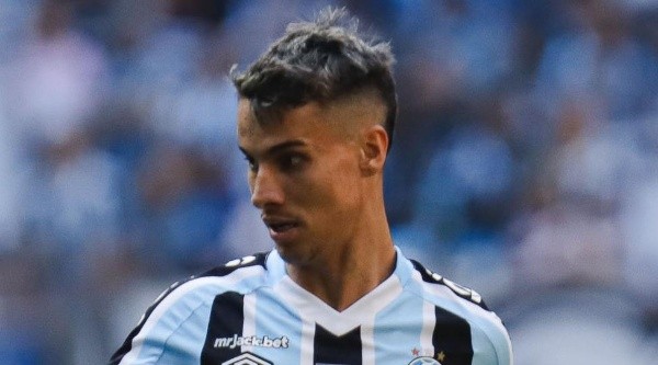 Ferreirinha em ação pelo Grêmio - Foto: Maxi Franzoi/AGIF Ferreirinha em ação pelo Grêmio - Foto: Maxi Franzoi/AGIF