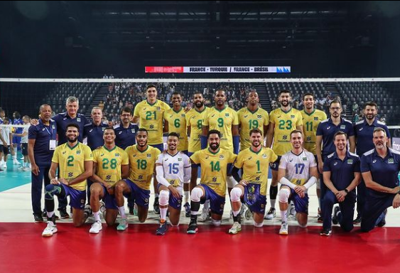 Seleção disputou amistosos contra a França na última semana. Reprodução/Instagram oficial da CBV