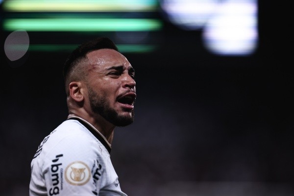 Maycon não joga há dois meses no Corinthians (Foto: Ettore Chiereguini/AGIF)