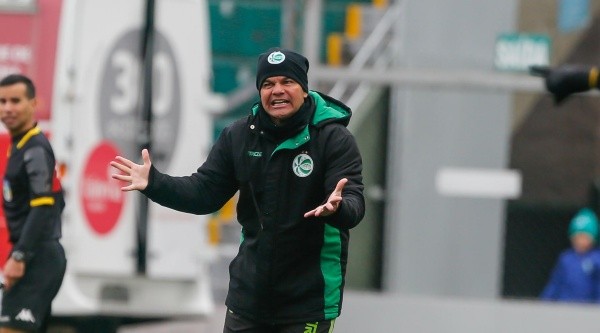 RS - Caxias do Sul - 17/07/2022 - BRASILEIRAO A 2022, JUVENTUDE X GOIAS. Umberto Louzer, tecnico do Juventude, orienta a equipe durante a partida contra o  Foto: Luiz Erbes/AGIF