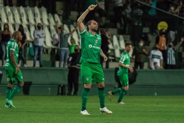 Foto: Robson Mafra/AGIF