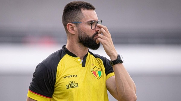 AL - Maceio - 16/07/2022 - BRASILEIRO B 2022, CRB X BRUSQUE - Luan Carlos tecnico do Brusque durante partida contra o CRB no estadio Rei Pele pelo campeonato Brasileiro B 2022. Foto: Celio Junior/AGIF