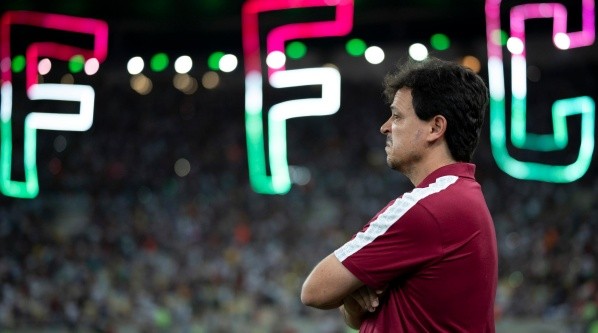 Fernando Diniz sob o comando do Fluminense (Foto: Jorge Rodrigues/AGIF)
