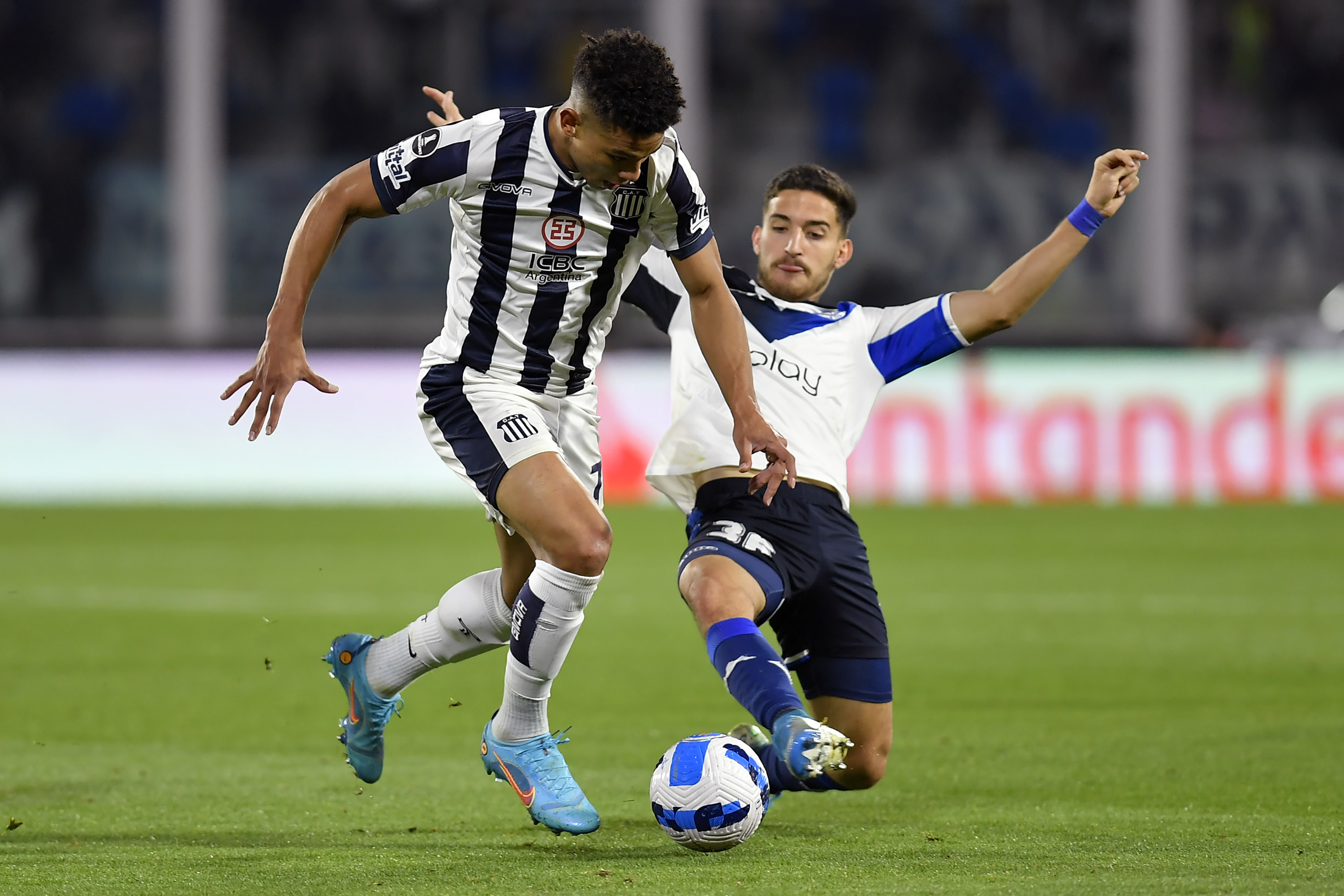 Getty Images/Hernan Cortez – Nicolás Garayalde, da direita, revela tática contra Arrascaeta