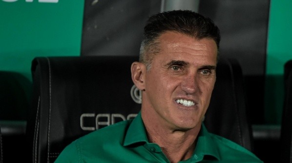 RJ - Rio de Janeiro - 14/07/2022 - COPA DO BRASIL 2022, BOTAFOGO X AMERICA-MG - Vagner Mancini tecnico do America-MG durante partida contra o Botafogo no estadio Engenhao pelo campeonato Copa do Brasil 2022. Foto: Thiago Ribeiro/AGIF