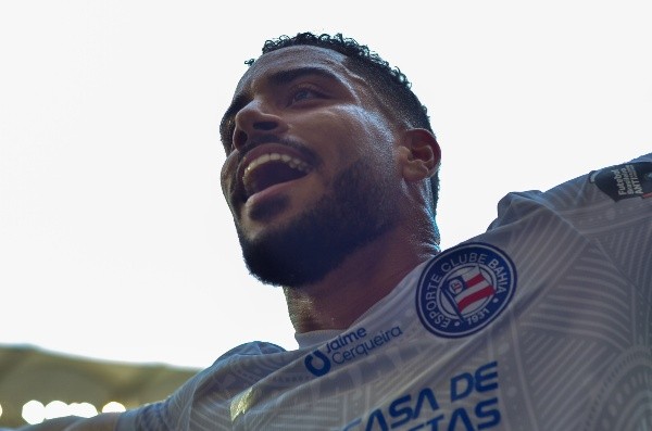 Foto: Jhony Pinho/AGIF – Matheus Bahia renova até 2026