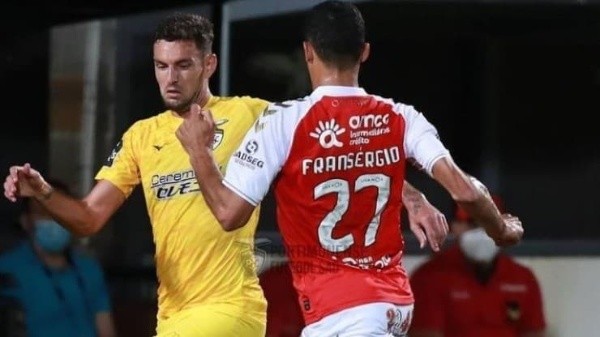 Foto: Divulgação/@willyanrocha28 Instagram – Willyan Rocha jogou bem no Portimonense, em Portugal