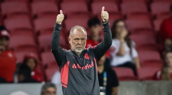 RS - Porto Alegre - 14/08/2022 - BRASILEIRO A 2022, INTERNACIONAL X FLUMINENSE - Mano Menezes tecnico do Internacional durante partida contra o Fluminense no estadio Beira-Rio pelo campeonato Brasileiro A 2022. Foto: Pedro H. Tesch/AGIF