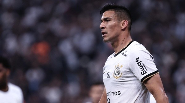 Balbuena foi convocado pela Seleção Paraguaia (Foto: Ettore Chiereguini/AGIF)