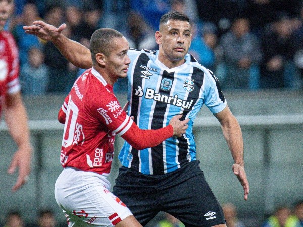 Maxi Franzoi/AGIF/ Grêmio em campo contra o Vila Nova. 