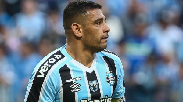 Diego Souza pode não ficar no Grêmio em 2023 (Foto: Pedro H. Tesch/AGIF)