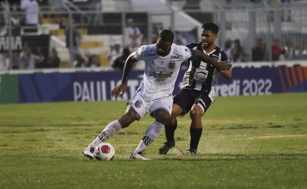 Rogério Capela/AGIF/ Ponte Preta em campo. 