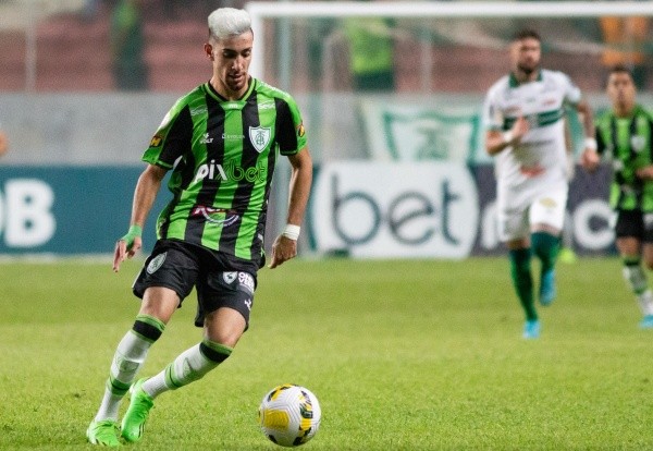 Pedrinho se destacou no América-MG - Foto: Fernando Moreno/AGIF Pedrinho se destacou no América-MG - Foto: Fernando Moreno/AGIF