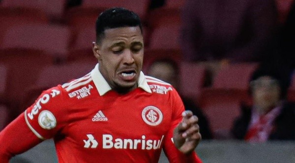 David está sem espaço no Internacional (Foto: Maxi Franzoi/AGIF)