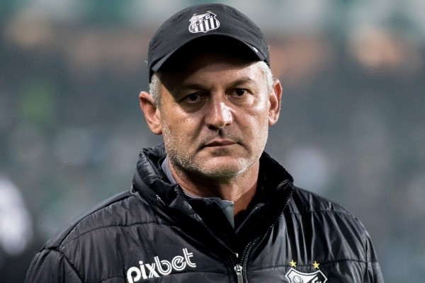 Agif/Robson Mafra – Técnico Lisca não vive boa fase no Santos