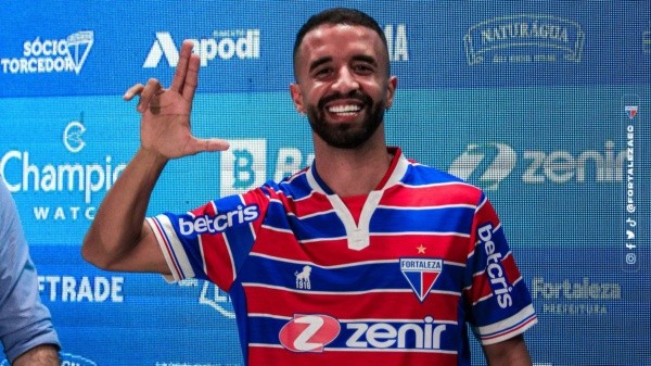 Caio Alexandre assinou contrato de empréstimo com o Fortaleza até o fim de 2022 - Foto: Mateus Lotif / Fortaleza 