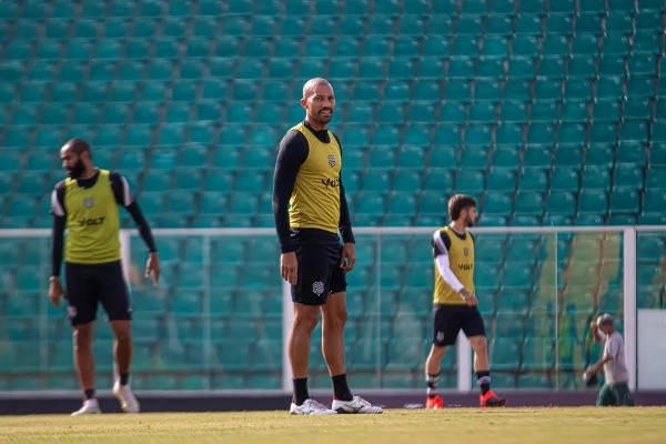  Patrick Floriani/FFC/ Kadu em campo pelo Figueirense. 
