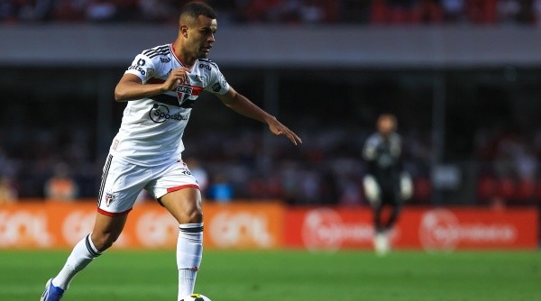 Alisson foi colocado em lista de dispensa do torcedor (Foto: Marcello Zambrana/AGIF)