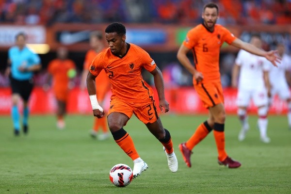 Mouhtaropoulos/Getty Images/ Seleção da Holanda em campo. 