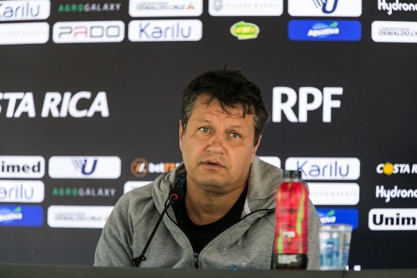 Foto:Sheyla Dantas/Londrina EC- Adilson Batista