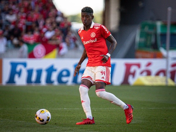 Foto: Maxi Franzoi/AGIF – Inter quer fechar com Vitão em definitivo