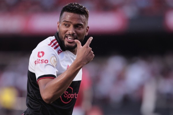 Reinaldo estava sendo ventilado no Fluminense (Foto: Ettore Chiereguini/AGIF)