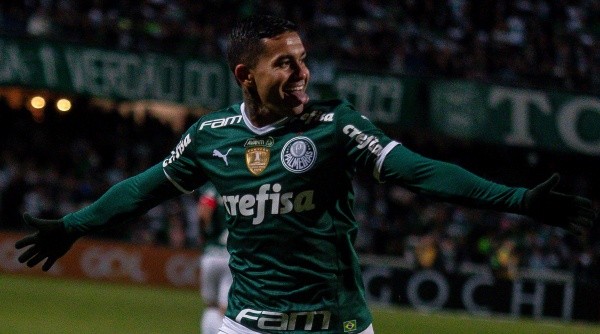 PR - Curitiba - 12/06/2022 - BRASILEIRO A 2022, CORITIBA X PALMEIRAS - Dudu jogador do Palmeiras comemora seu gol durante partida contra o Coritiba no estadio Couto Pereira pelo campeonato Brasileiro A 2022. Foto: Gabriel Machado/AGIF