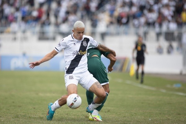 Diogo Reis/AGIF - Wallisson pela Ponte Preta. 