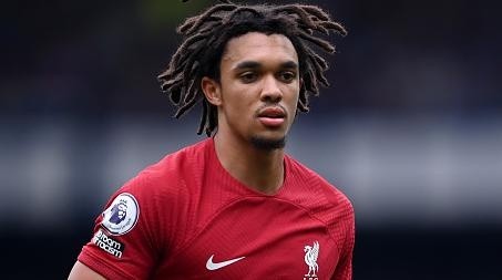 Foto:  Laurence Griffiths/Getty Images - Alexander-Arnold corre risco de ficar fora da Copa do Mundo