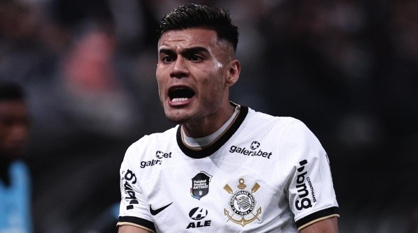 Fausto Vera se tornou titular no Corinthians (Foto: Ettore Chiereguini/AGIF)