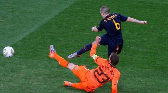 Foto: Michael Steele/Getty Images - Iniesta fez o gol que deu o único título Mundial para a Espanha, em 2010