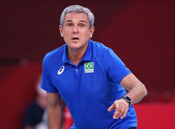 Zé Roberto no banco: garantia de alto nível na Seleção.     Créditos: Toru Hanai/Getty Images