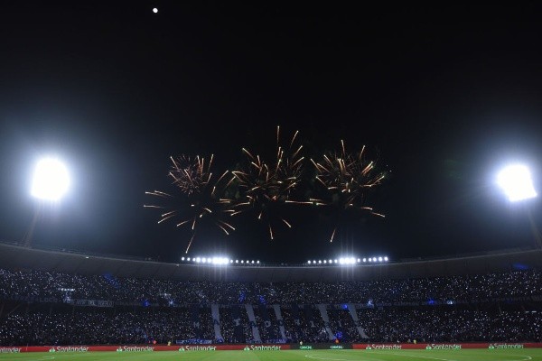  Marcelo Endelli/Getty Images/ Estádio Mario Alberto Kempes em noite de Libertadores. 
