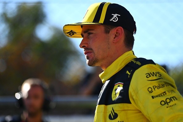 Leclerc pode adiar o título de Verstappen em Singapura. Créditos: Dan Mullan/Getty Images